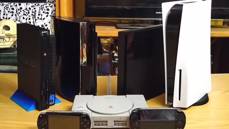 Les consoles PlayStation de la premiere a la PS5 alignees