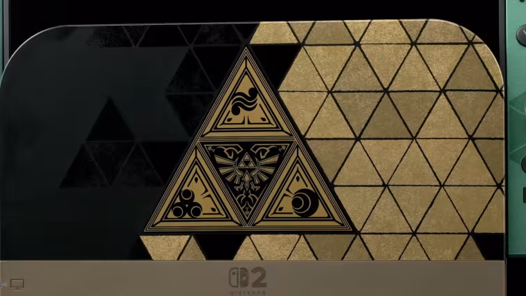 Gros plan sur la Triforce dorée du dock de la Switch 2 édition Zelda